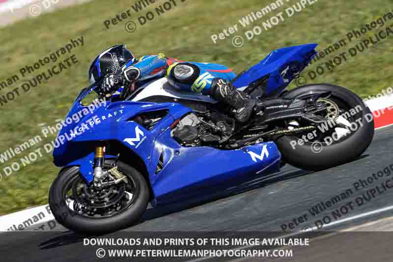 cadwell no limits trackday;cadwell park;cadwell park photographs;cadwell trackday photographs;enduro digital images;event digital images;eventdigitalimages;navarra;no limits trackdays;peter wileman photography;racing digital images;trackday digital images;trackday photos